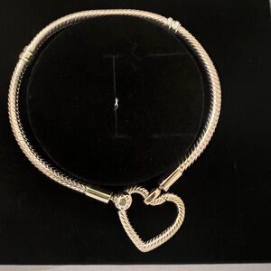 Pandora Moments Heart closure snake  Bracelet